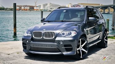 BMW　X5 E70 の純正タイヤの激安通販