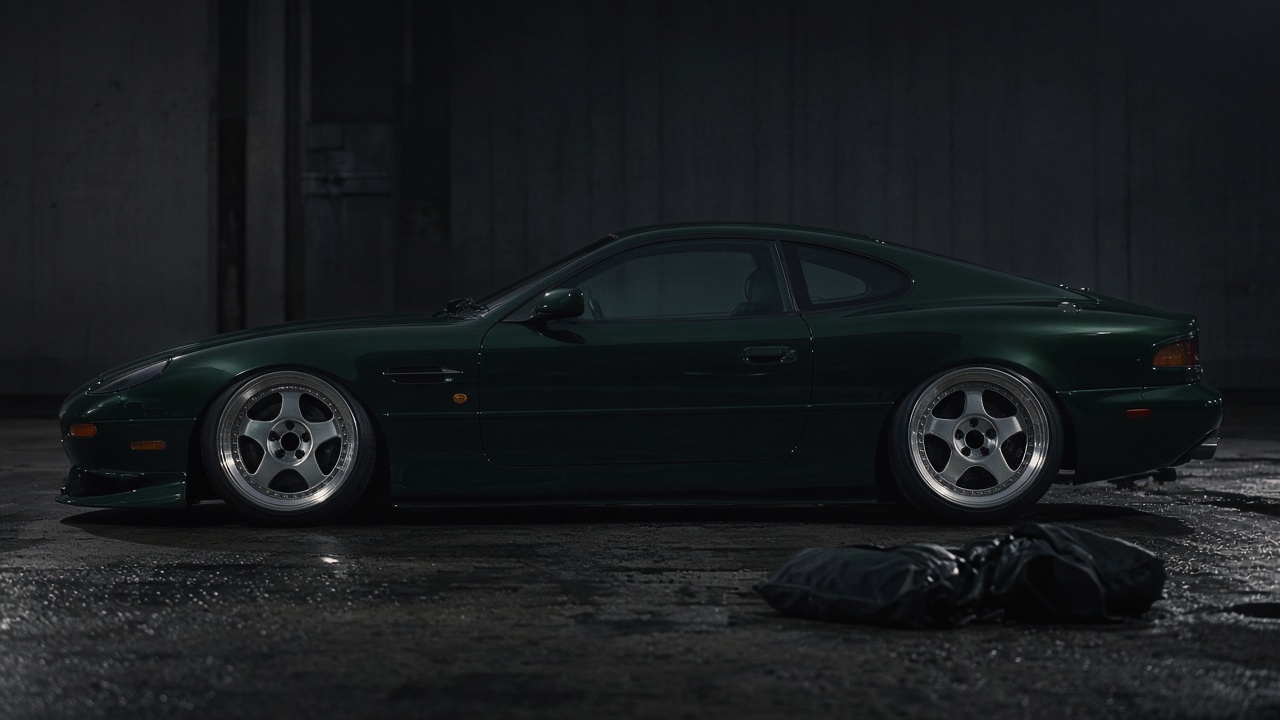 アストンマーティン DB7 (94-03) タイヤ・ホイールサイズ一覧|PCD 5×114.3|純正〜インチアップ 真横