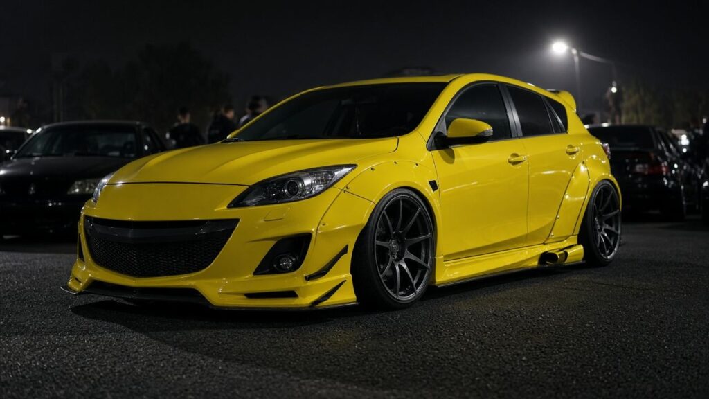マツダ MAZDA3 BL(2代目) ホイール・タイヤサイズ表｜純正〜インチアップ〜ツライチ カスタム custom