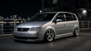 フォルクスワーゲン トゥーラン 1T(2004-2015) ホイール・タイヤサイズ表｜純正〜インチアップ〜ツライチ カスタム custom